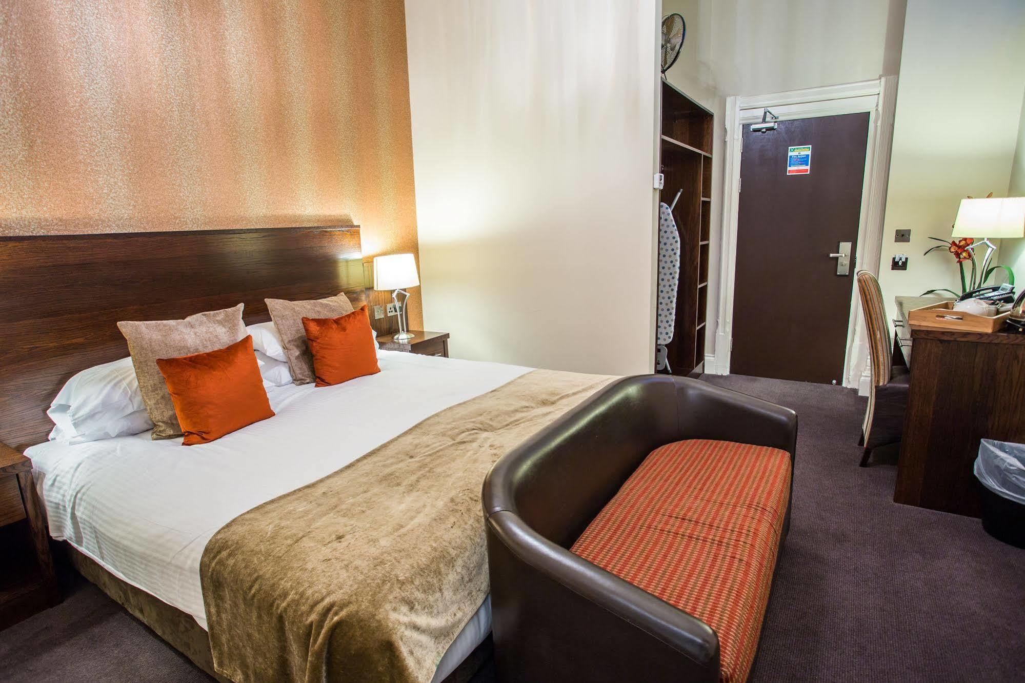 The Duke Of Edinburgh Hotel & Bar Barrow-in-Furness Zewnętrze zdjęcie